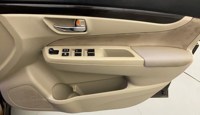 2016 Maruti Ciaz VXI+, Petrol, Manual, 93,385 km, Driver Side Door Panels Control