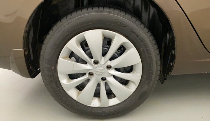 2016 Maruti Ciaz VXI+, Petrol, Manual, 93,385 km, Right Rear Wheel