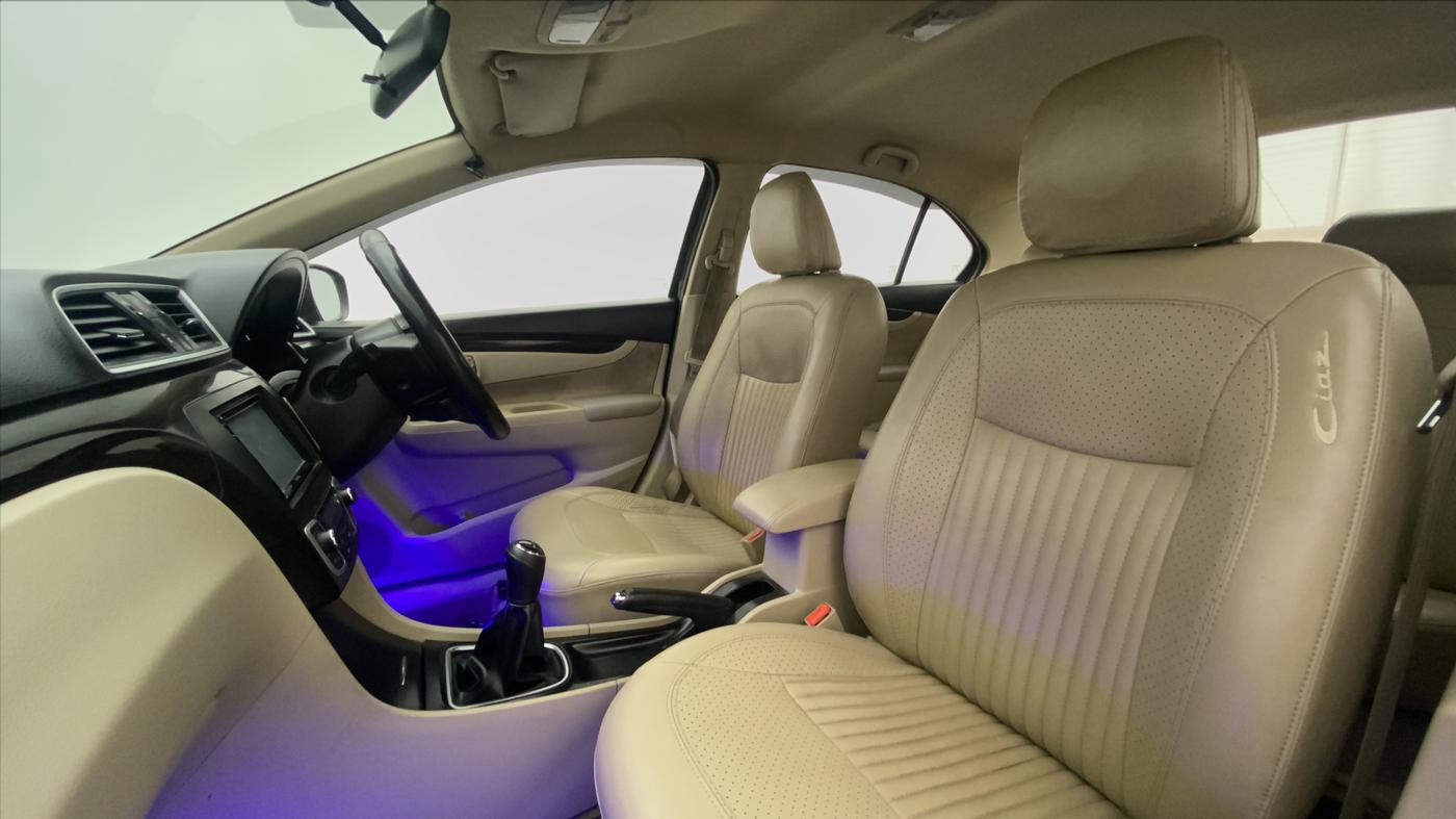 2016 Maruti Ciaz VXI+, Petrol, Manual, 93,385 km, Right Side Front Door Cabin