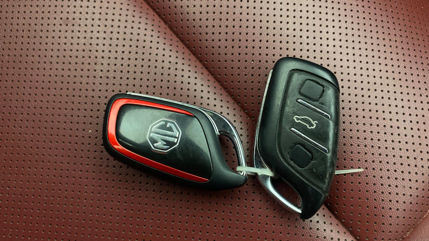 2021 MG ASTOR SAVVY 1.5 CVT S RED, Petrol, Automatic, 46,220 km, Key Close Up