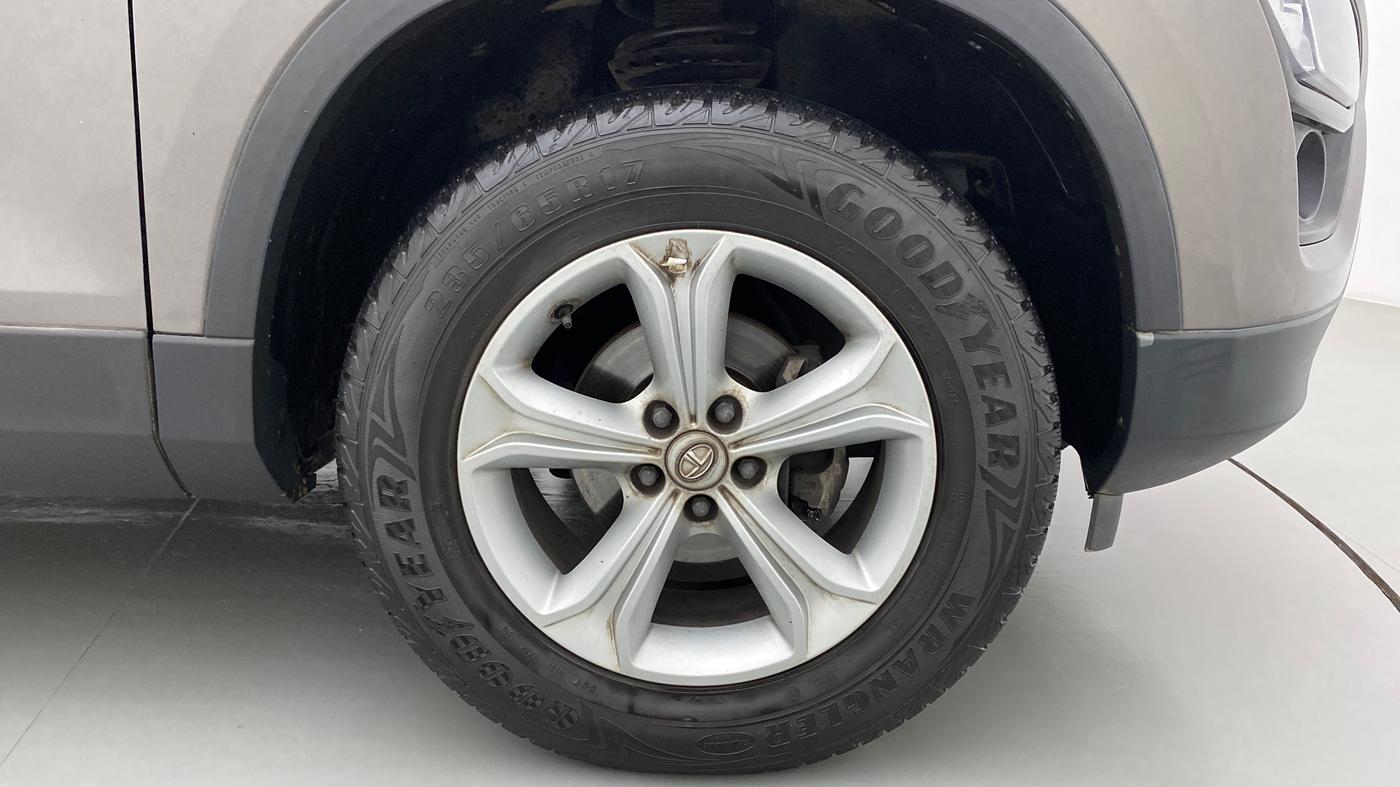 2019 Tata Harrier XZ PLUS 2.0L, Diesel, Manual, 34,430 km, Right Front Wheel