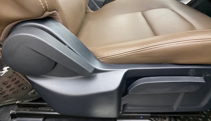 2019 Tata Harrier XZ PLUS 2.0L, Diesel, Manual, 34,430 km, Driver Side Adjustment Panel