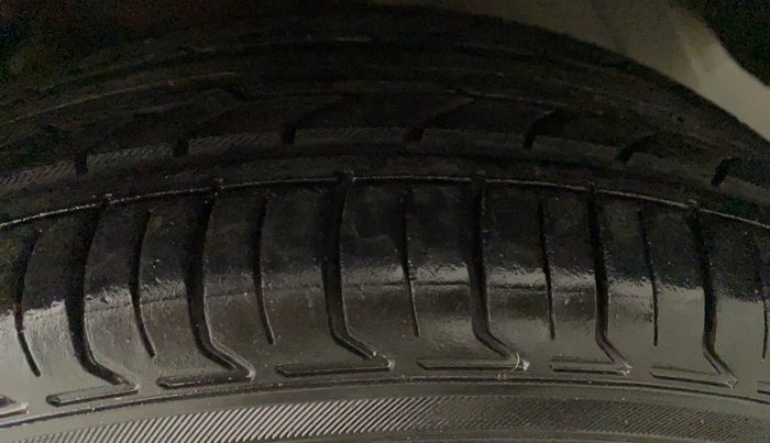 2018 Hyundai Grand i10 SPORTZ AT 1.2 KAPPA VTVT, Petrol, Automatic, 86,975 km, Left Rear Tyre Tread