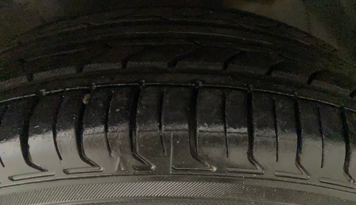 2018 Hyundai Grand i10 SPORTZ AT 1.2 KAPPA VTVT, Petrol, Automatic, 86,975 km, Left Front Tyre Tread
