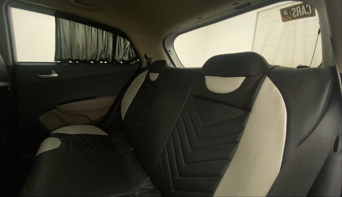 2018 Hyundai Grand i10 SPORTZ AT 1.2 KAPPA VTVT, Petrol, Automatic, 86,975 km, Right Side Rear Door Cabin