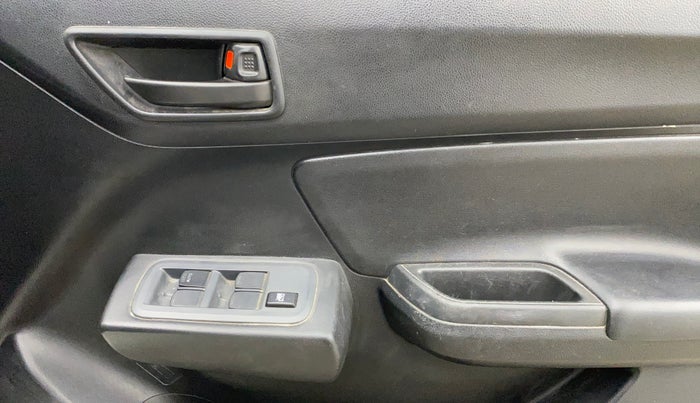 2020 Maruti Swift LXI, Petrol, Manual, 50,432 km, Driver Side Door Panels Control