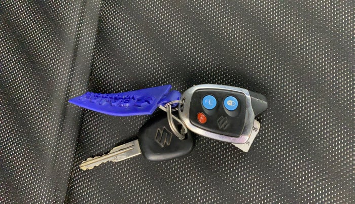 2020 Maruti Swift LXI, Petrol, Manual, 50,432 km, Key Close Up