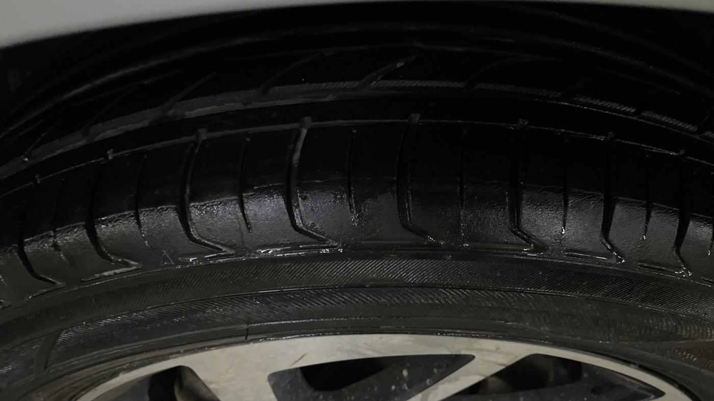 2022 Volkswagen VIRTUS TOPLINE TSI 1.0 MT, Petrol, Manual, 49,706 km, Left Front Tyre Tread