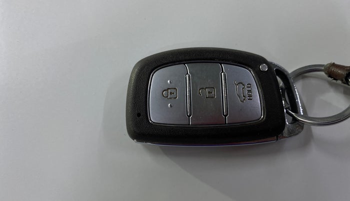 2018 Hyundai Elite i20 ASTA 1.2 (O), CNG, Manual, 1,07,220 km, Key Close Up