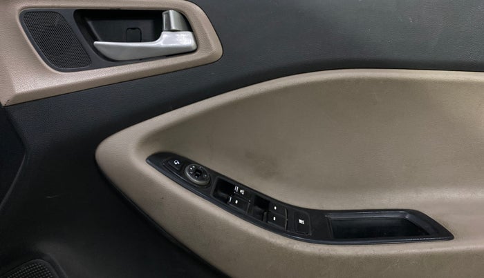 2018 Hyundai Elite i20 ASTA 1.2 (O), CNG, Manual, 1,07,220 km, Driver Side Door Panels Control