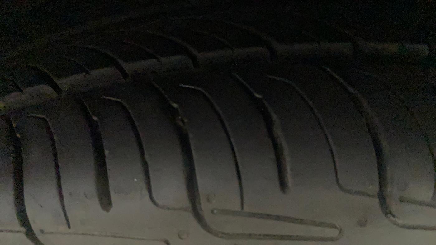 2017 Maruti Celerio ZXI, CNG, Manual, 37,447 km, Right Front Tyre Tread