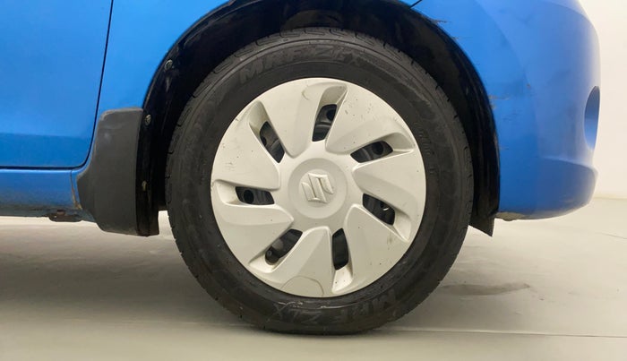 2017 Maruti Celerio ZXI, CNG, Manual, 37,447 km, Right Front Wheel