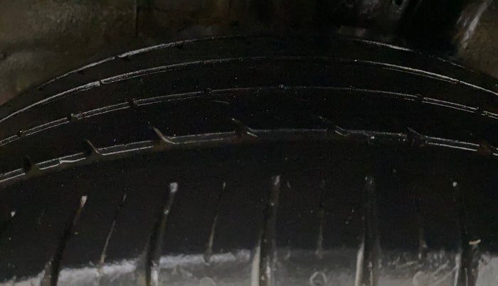 2020 Hyundai Elite i20 ASTA 1.2 (O), Petrol, Manual, 28,239 km, Left Rear Tyre Tread