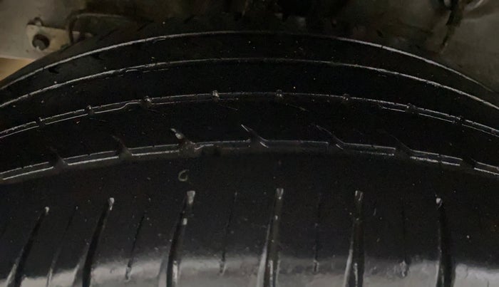 2020 Hyundai Elite i20 ASTA 1.2 (O), Petrol, Manual, 28,239 km, Right Rear Tyre Tread