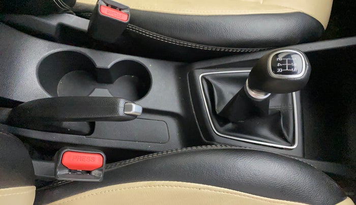 2020 Hyundai Elite i20 ASTA 1.2 (O), Petrol, Manual, 28,239 km, Gear Lever