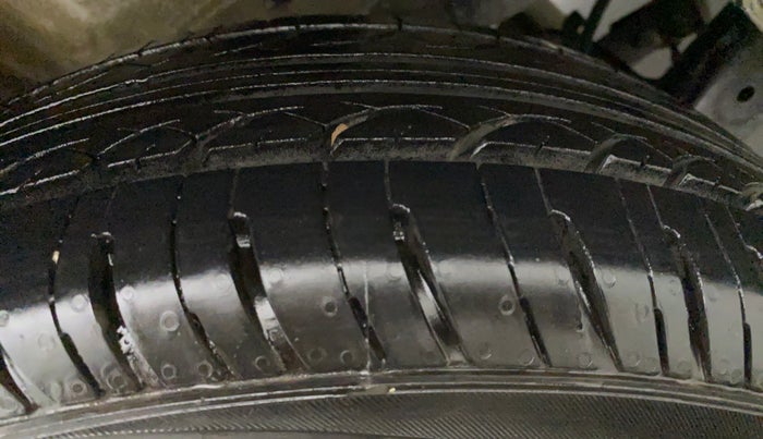 2011 Toyota Etios G, Petrol, Manual, 87,219 km, Left Rear Tyre Tread