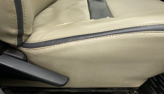 2011 Toyota Etios G, Petrol, Manual, 87,219 km, Driver Side Adjustment Panel
