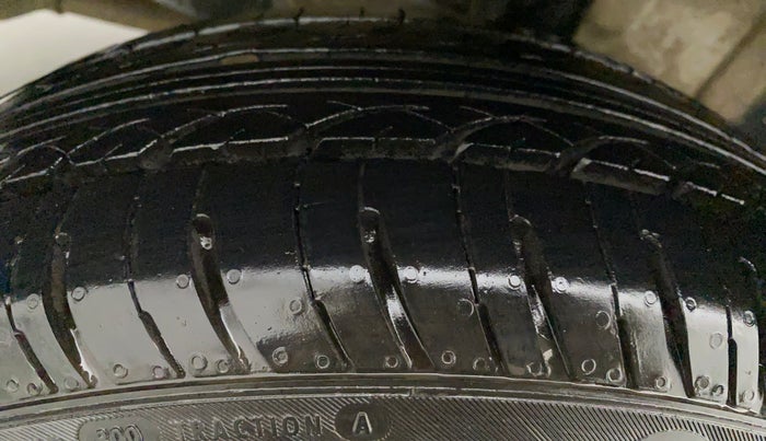 2011 Toyota Etios G, Petrol, Manual, 87,219 km, Right Rear Tyre Tread