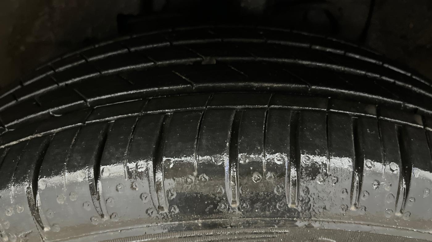 2025 Tata Curvv Accomplished S 1.2 Petrol 7DCA, Petrol, Automatic, 5,998 km, Left Front Tyre Tread