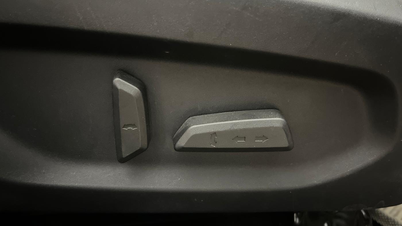 2025 Tata Curvv Accomplished S 1.2 Petrol 7DCA, Petrol, Automatic, 5,998 km, Driver Side Adjustment Panel
