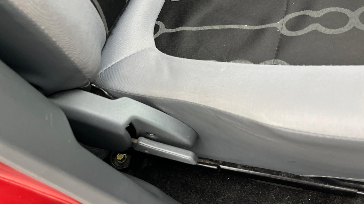 2014 Maruti Alto 800 LXI, Petrol, Manual, 31,587 km, Driver Side Adjustment Panel