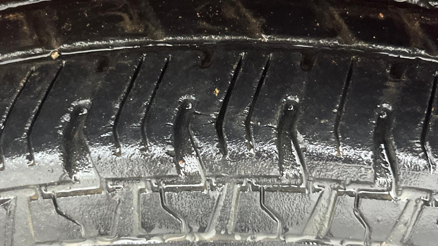 2014 Maruti Alto 800 LXI, Petrol, Manual, 31,587 km, Left Front Tyre Tread