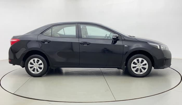 2014 Toyota Corolla Altis J S, Petrol, Manual, 22,547 km, Right Side View
