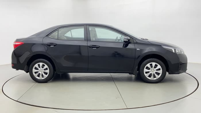 2014 Toyota Corolla Altis J S, Petrol, Manual, 22,547 km, Right Side View