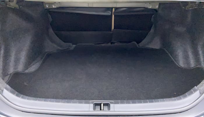 2014 Toyota Corolla Altis J S, Petrol, Manual, 22,547 km, Boot Inside View