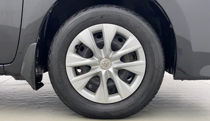 2014 Toyota Corolla Altis J S, Petrol, Manual, 22,547 km, Right Front Tyre