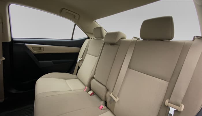 2014 Toyota Corolla Altis J S, Petrol, Manual, 22,547 km, Right Side Door Cabin View