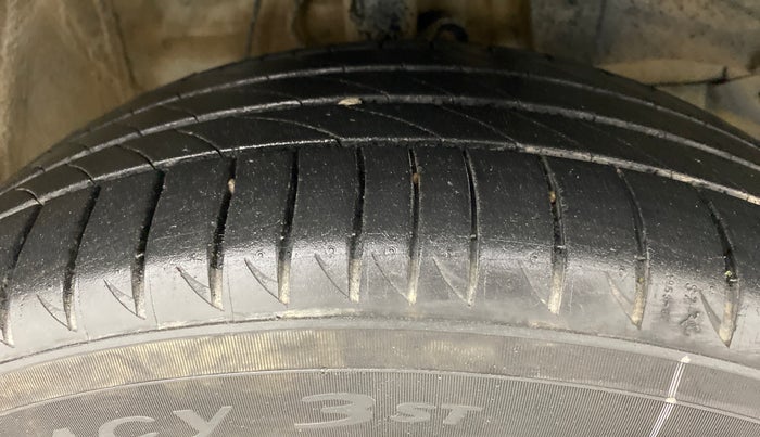 2017 Honda WR-V 1.2 i-VTEC VX MT, Petrol, Manual, 29,101 km, Right Front Tyre Tread