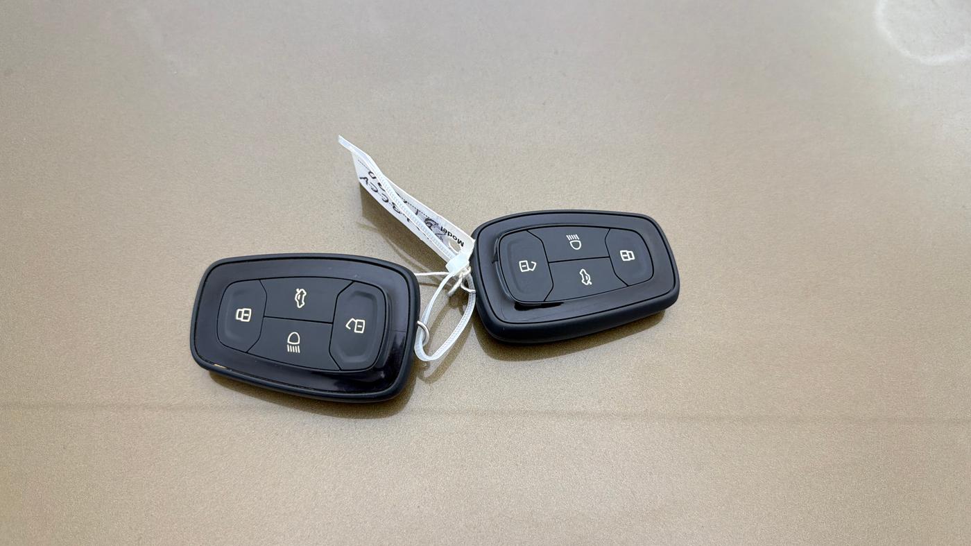 2022 Tata PUNCH ACCOMPLISHED MT, Petrol, Manual, 34,689 km, Key Close Up