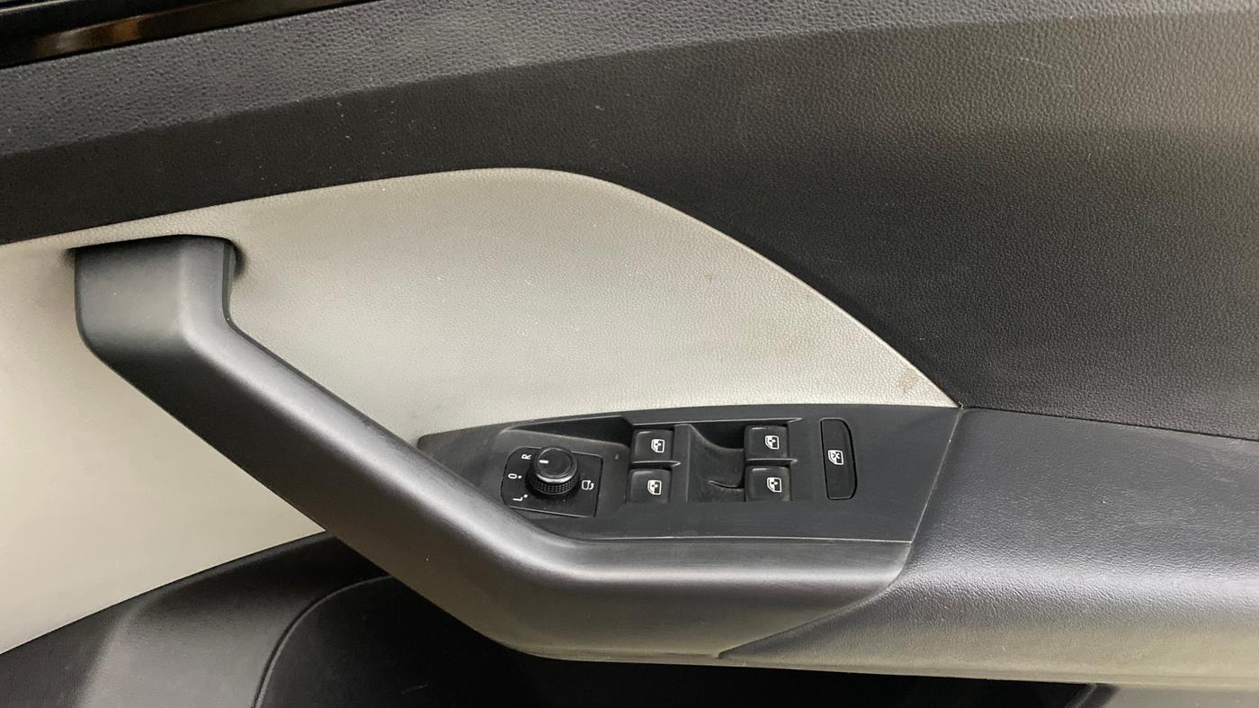 2021 Skoda KUSHAQ STYLE 1.0L TSI AT, Petrol, Automatic, 28,337 km, Driver Side Door Panels Control