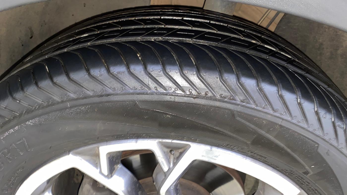 2021 Skoda KUSHAQ STYLE 1.0L TSI AT, Petrol, Automatic, 28,337 km, Left Front Tyre Tread