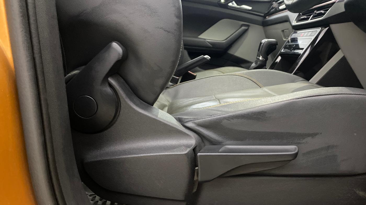 2021 Skoda KUSHAQ STYLE 1.0L TSI AT, Petrol, Automatic, 28,337 km, Driver Side Adjustment Panel