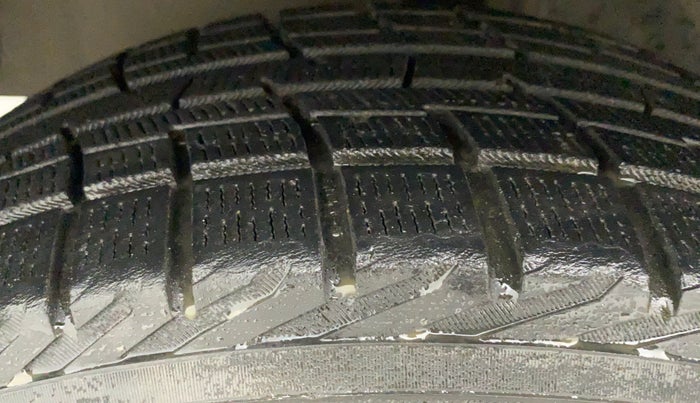 2011 Toyota Etios G, Petrol, Manual, 44,432 km, Left Front Tyre Tread