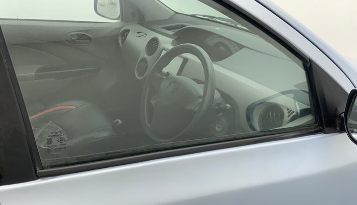 2011 Toyota Etios G, Petrol, Manual, 44,432 km, Driver-side door - Weather strip has minor damage