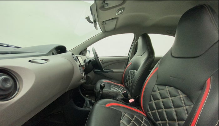 2011 Toyota Etios G, Petrol, Manual, 44,432 km, Right Side Front Door Cabin