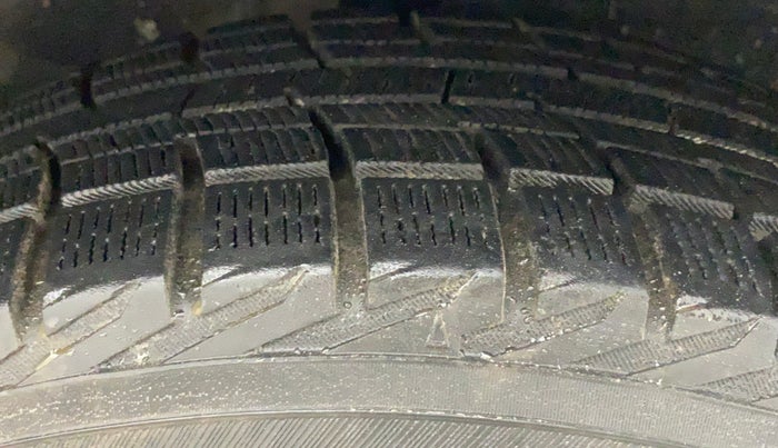 2011 Toyota Etios G, Petrol, Manual, 44,432 km, Right Front Tyre Tread