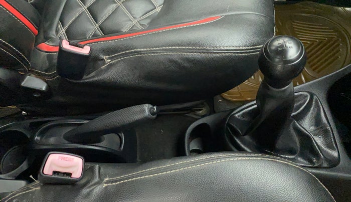 2011 Toyota Etios G, Petrol, Manual, 44,432 km, Gear Lever