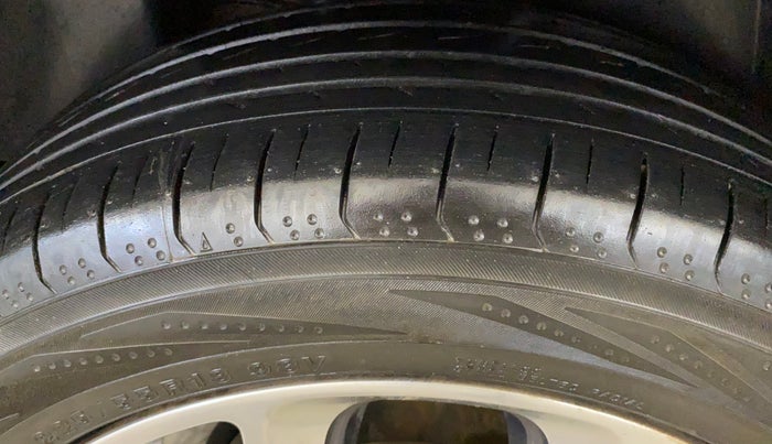 2019 Jeep Compass LIMITED PLUS PETROL AT, Petrol, Automatic, 74,252 km, Right Rear Tyre Tread