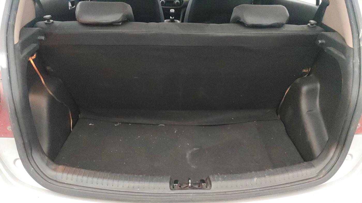 2017 Hyundai Grand i10 ASTA 1.2 KAPPA VTVT, Petrol, Manual, 1,08,310 km, Boot Inside