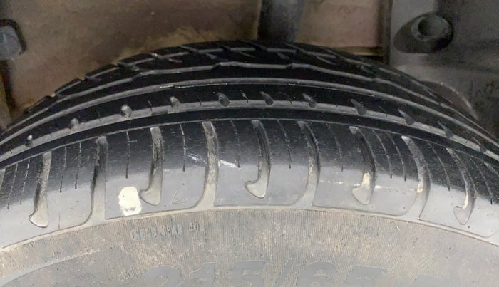 2017 Renault Duster RXS CVT 106 PS, Petrol, Automatic, 28,486 km, Left Rear Tyre Tread