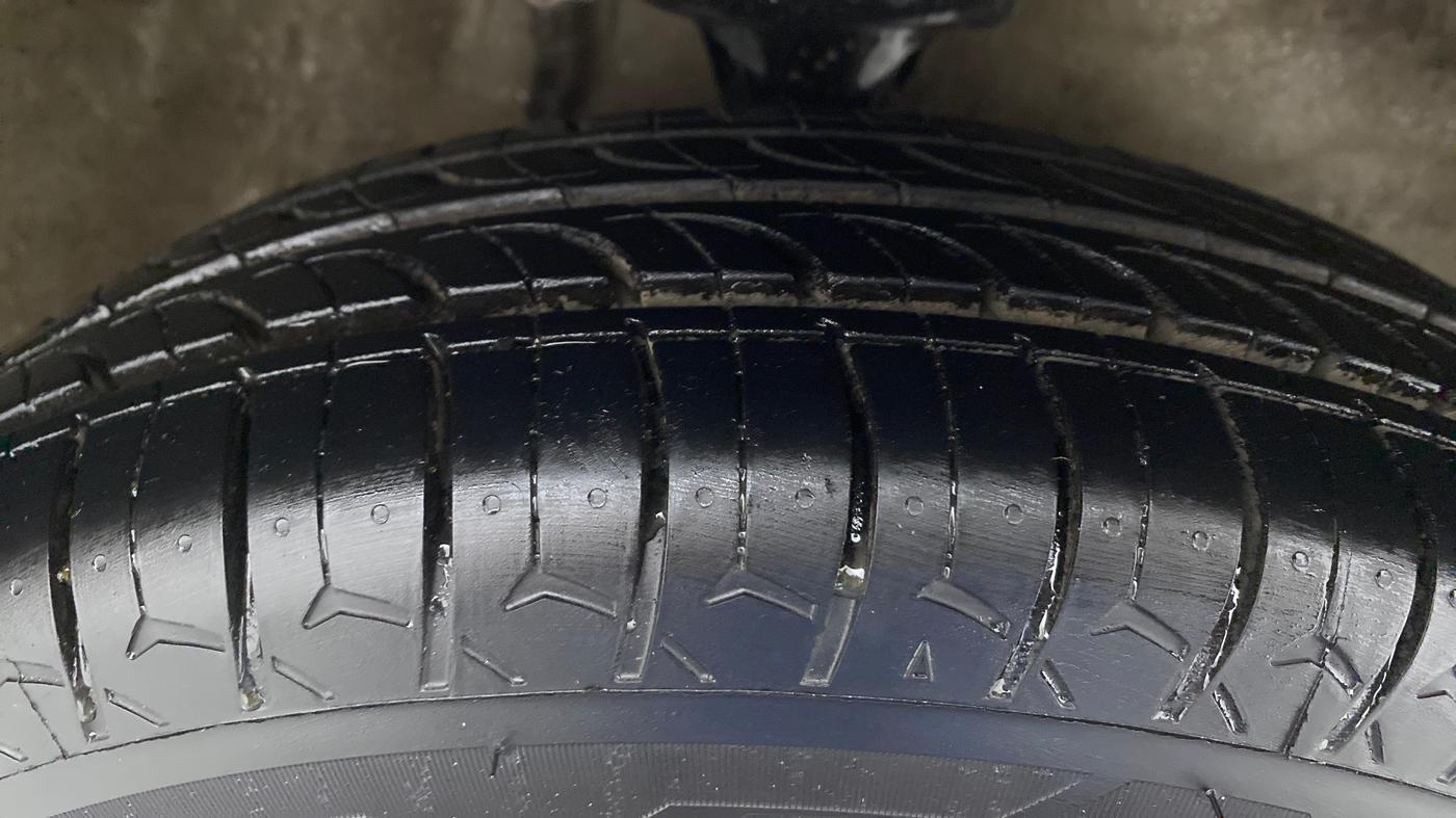 2016 Maruti Alto 800 LXI, Petrol, Manual, 30,238 km, Right Front Tyre Tread