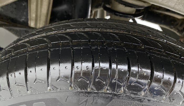 2016 Maruti Alto 800 LXI, Petrol, Manual, 30,238 km, Left Rear Tyre Tread