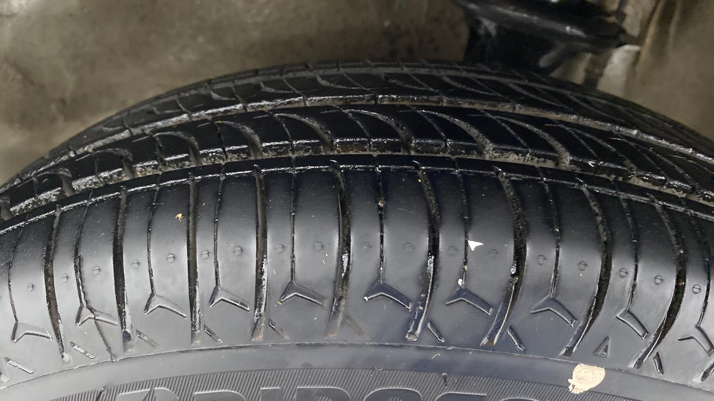 2016 Maruti Alto 800 LXI, Petrol, Manual, 30,238 km, Left Front Tyre Tread