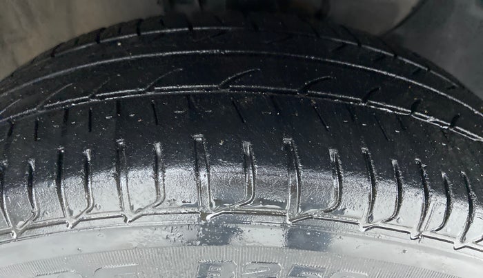 2018 Hyundai Elite i20 Magna Executive 1.2, Petrol, Manual, 28,422 km, Right Front Tyre Tread