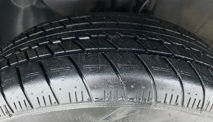 2018 Hyundai Elite i20 Magna Executive 1.2, Petrol, Manual, 28,422 km, Left Front Tyre Tread