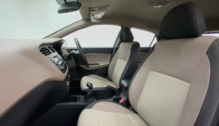 2018 Hyundai Elite i20 Magna Executive 1.2, Petrol, Manual, 28,422 km, Right Side Front Door Cabin